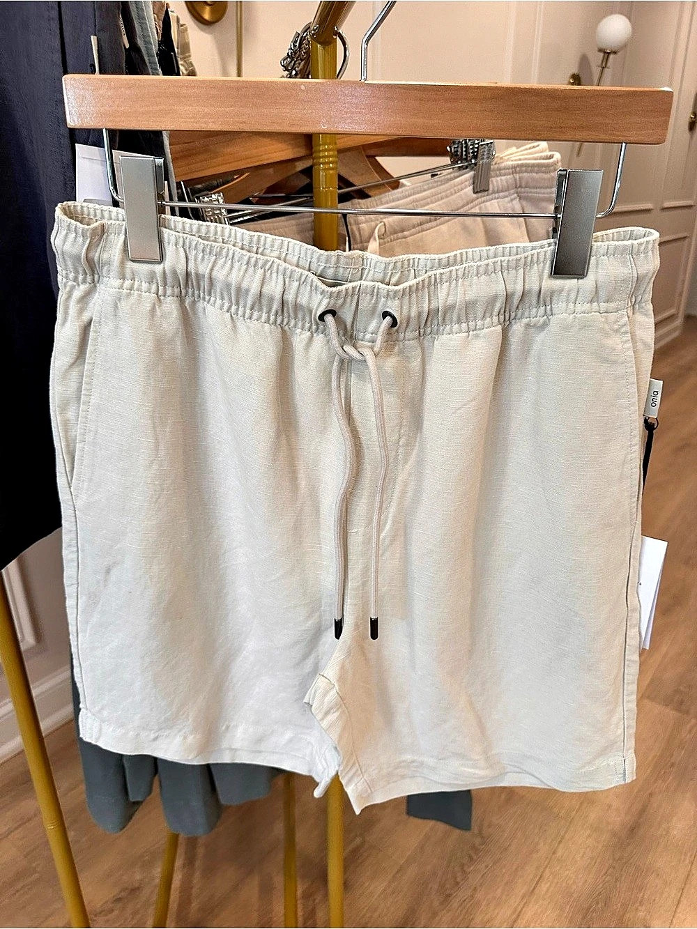 NWT Onia Air Linen Pull on Short — 6”